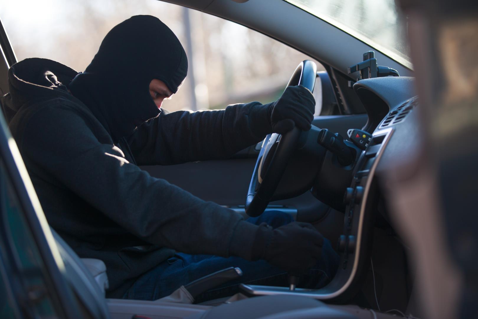 Car theft. Угон авто. Угонщики автомобилей. Угонщик машин. Угнали авто.